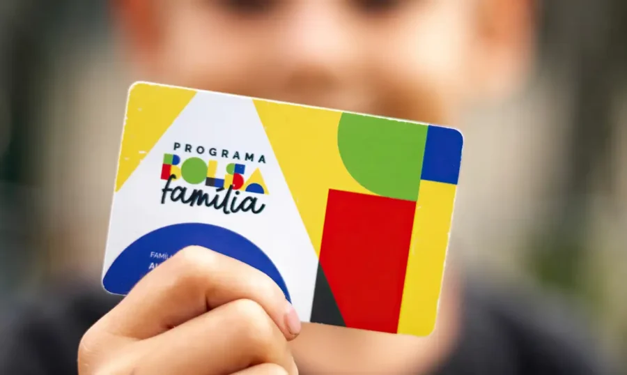 Como encontrar auxílios financeiros disponíveis para famílias