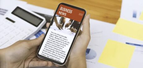 Como verificar a fonte e a data de uma notícia encontrada na internet